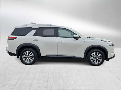 Used 2024 Nissan Pathfinder SL image 9
