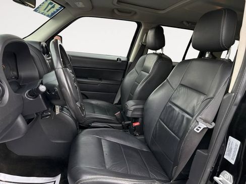 Used 2017 Jeep Patriot High Altitude AWD/4WD image 9