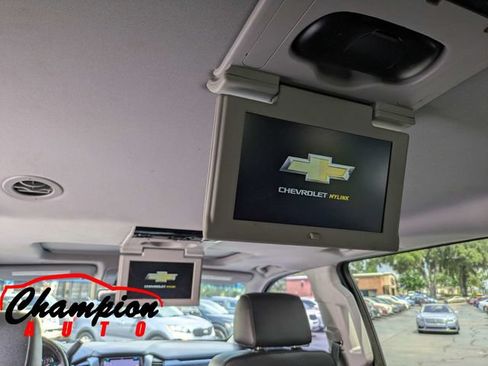 Used 2018 Chevrolet Suburban Premier AWD/4WD image 20