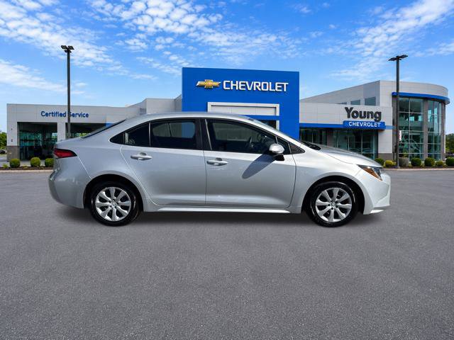 Used 2025 Toyota Corolla LE FWD image 8