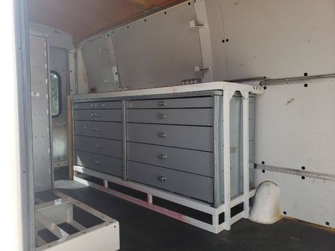 Used 2010 Chevrolet Express 3500 Extended RWD image 13