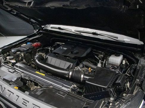 Used 2023 Nissan Frontier PRO-4X image 26