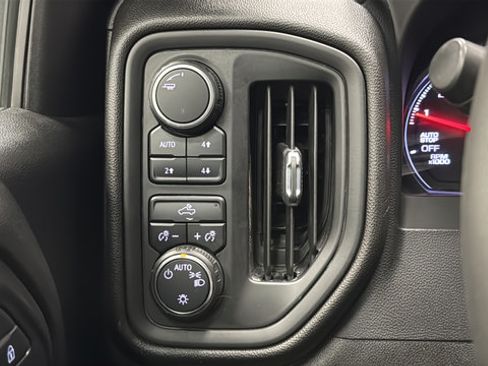 Used 2022 Chevrolet Silverado 1500 Custom Trail Boss w/ LPO, Dark Essentials Package AWD/4WD image 30