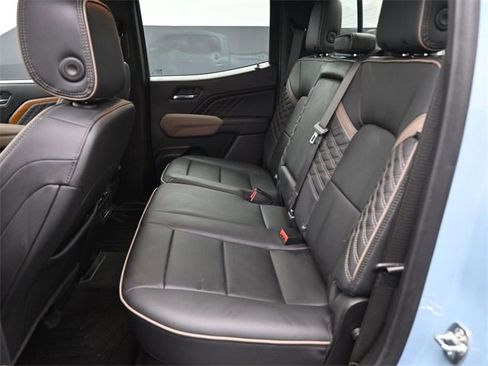 Used 2025 GMC Canyon Denali image 14