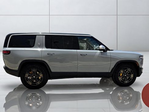 Used 2023 Rivian R1S Adventure AWD/4WD image 8