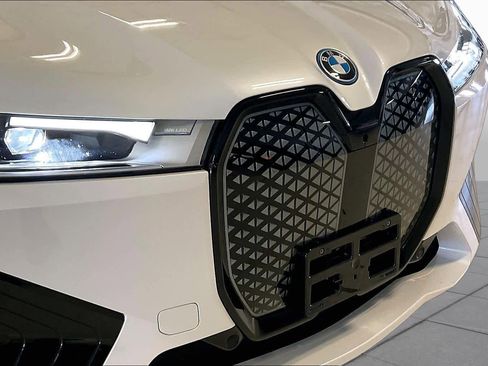 Certified 2024 BMW iX xDrive50 w/ Premium Package AWD/4WD image 28