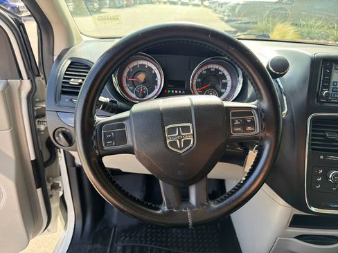 Used 2012 Dodge Grand Caravan SE FWD image 23