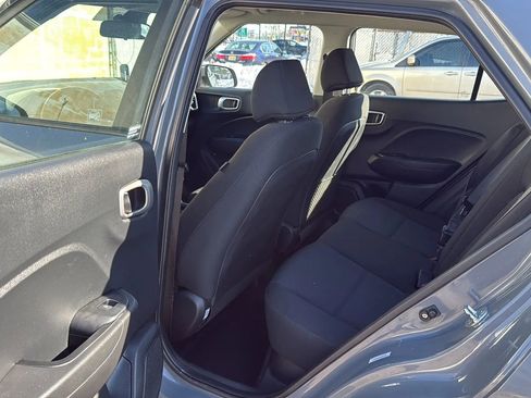 Used 2021 Hyundai Venue SE image 25
