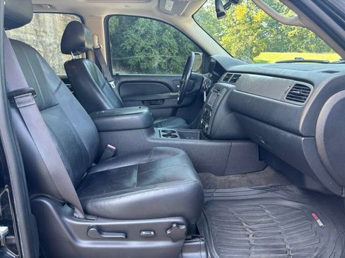 Used 2013 Chevrolet Avalanche LT image 14