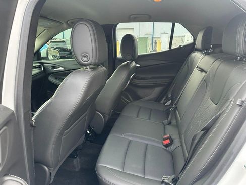 Used 2024 Buick Encore GX Avenir image 10