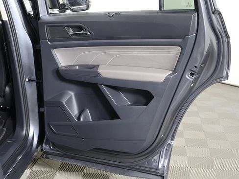 Used 2021 Volkswagen Atlas SE image 25