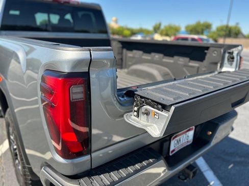 Used 2025 GMC Sierra 2500 Denali Ultimate AWD/4WD image 15