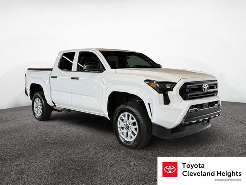 Certified 2025 Toyota Tacoma SR w/ SR Upgrade Package AWD/4WD image 3