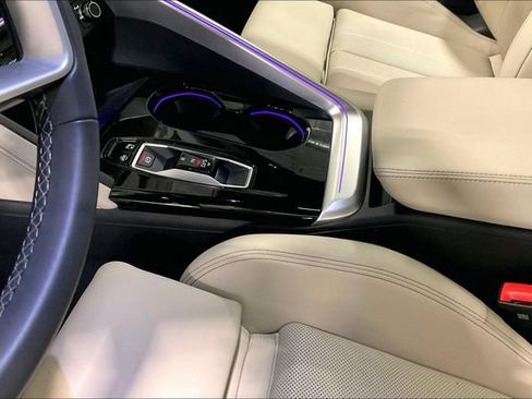 Certified 2025 Audi Q5 Premium Plus w/ Premium Plus AWD/4WD image 17