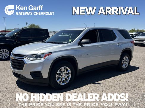 Used 2021 Chevrolet Traverse LS FWD image 1