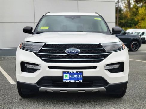 Used 2022 Ford Explorer XLT w/ Equipment Group 202A image 8