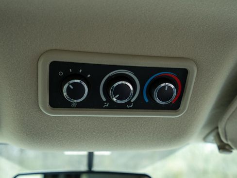 Used 2014 Chevrolet Express 3500 LS image 21