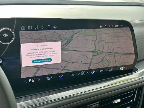 Used 2025 Chevrolet Suburban RST image 13