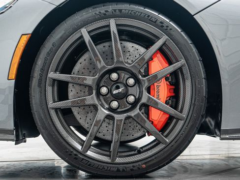 Used 2019 Ford GT RWD image 10