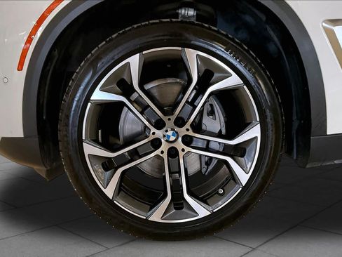 Certified 2024 BMW X5 xDrive40i w/ Premium Package AWD/4WD image 10
