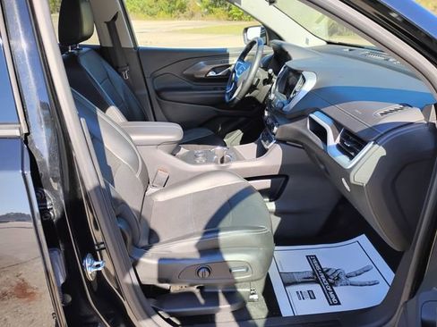 Used 2024 GMC Terrain SLT image 16