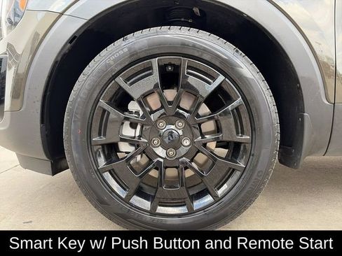 Used 2021 Kia Telluride EX w/ EX Premium Package AWD/4WD image 19