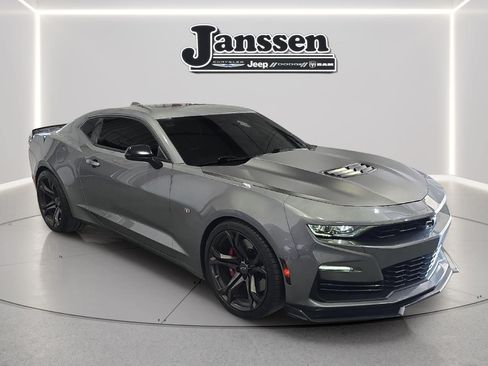Used 2022 Chevrolet Camaro SS RWD image 6