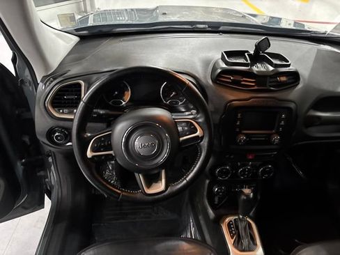 Used 2017 Jeep Renegade Trailhawk AWD/4WD image 21