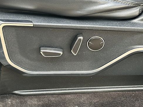 Used 2021 Ford F150 Lariat w/ Equipment Group 502A High image 32