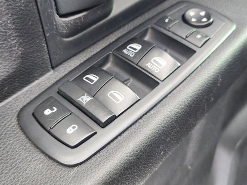 Used 2017 RAM 2500 Tradesman w/ Chrome Appearance Group image 17