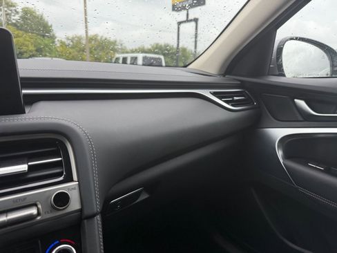 Used 2025 Genesis G70 2.5T image 35