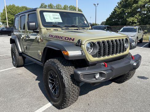 New 2025 Jeep Wrangler Rubicon w/ XTREMEE 35" Tire Package image 4