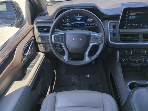 Used 2023 Chevrolet Suburban Z71 w/ Z71 Off-Road Package AWD/4WD image 19