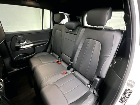 Used 2026 Mercedes-Benz GLB 250 image 17