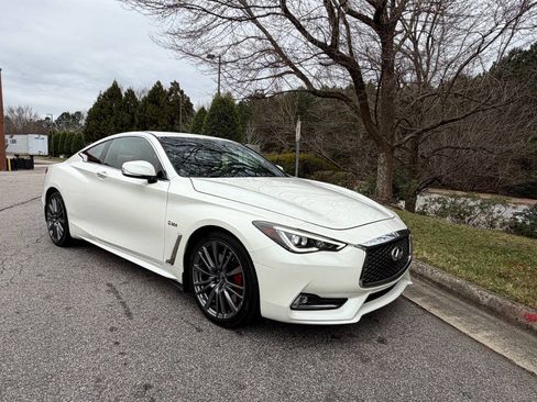 Used 2017 INFINITI Q60 Red Sport 400 image 12