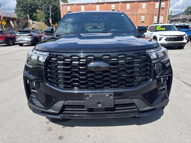 Used 2025 Ford Explorer ST AWD/4WD image 4