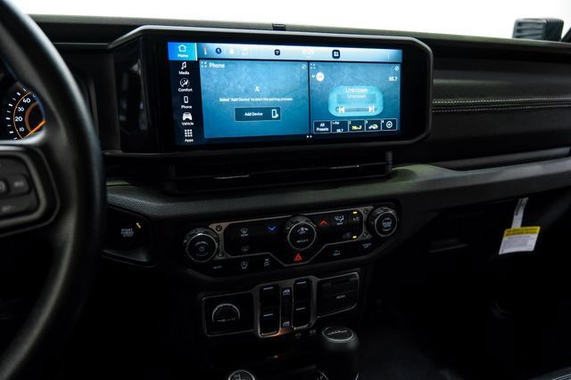 Used 2025 Jeep Gladiator Sport AWD/4WD image 63