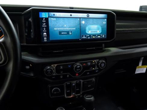 Used 2025 Jeep Gladiator Sport AWD/4WD image 63