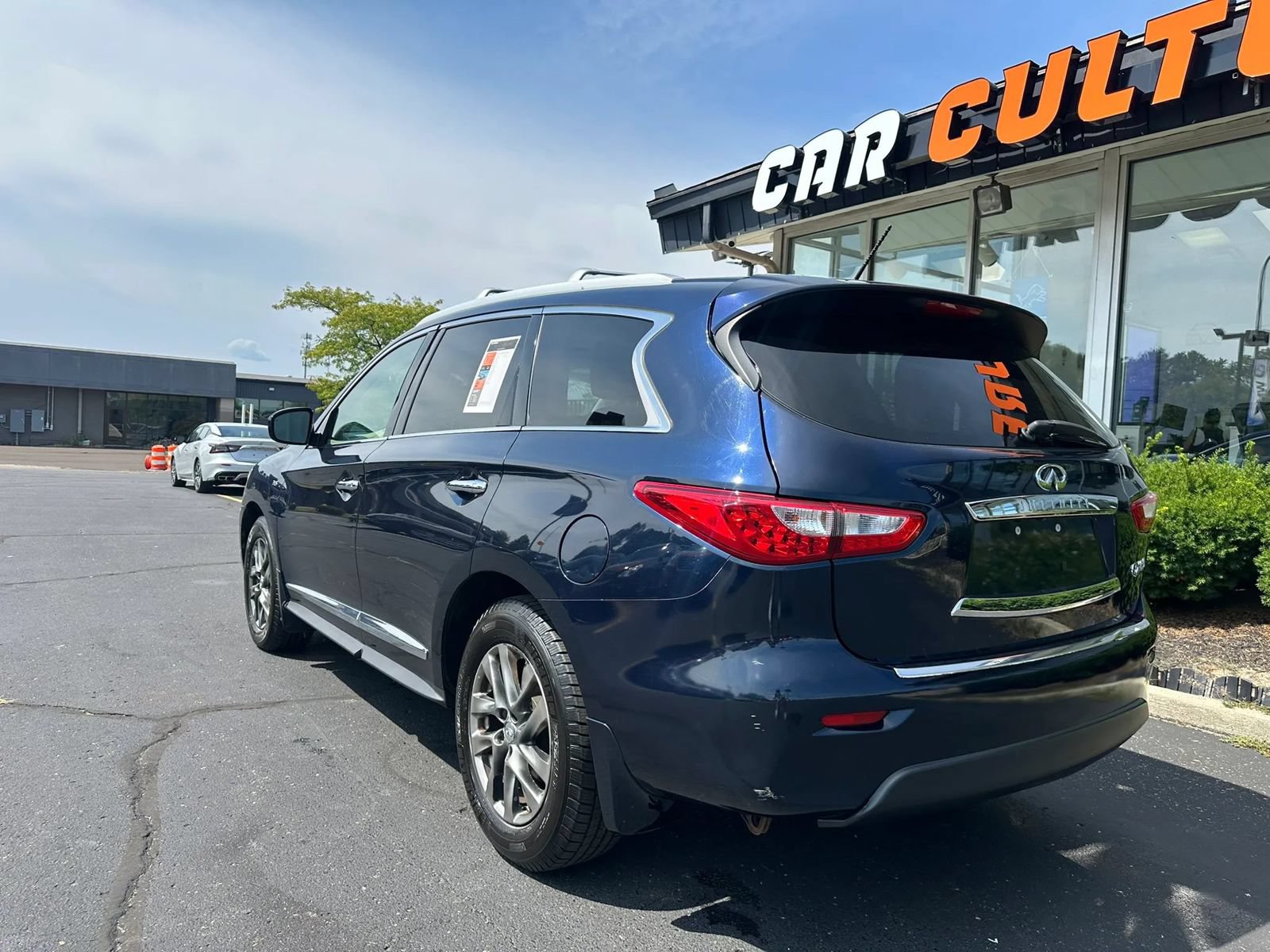 Used 2015 INFINITI QX60 Luxe w/ Premium Package AWD/4WD image 6