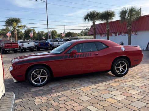Used 2012 Dodge Challenger SXT Plus RWD image 13