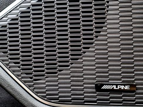 Used 2022 Jeep Grand Cherokee Summit w/ Luxury Tech Group V image 39