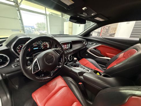 Used 2016 Chevrolet Camaro SS RWD image 13