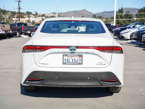 Used 2022 Toyota Mirai XLE image 10