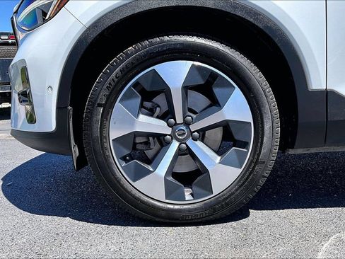 Used 2023 Volvo XC40 B4 Ultimate FWD image 35