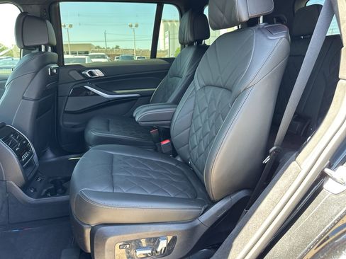 Used 2024 BMW X7 xDrive40i w/ M Sport Package image 17