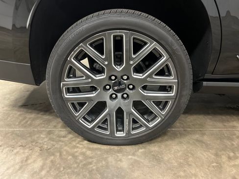 Certified 2026 GMC Yukon Denali Ultimate AWD/4WD image 10