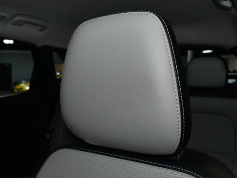 Used 2024 Ford Escape Platinum AWD/4WD image 9