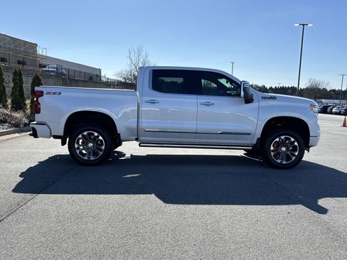 Used 2025 Chevrolet Silverado 1500 High Country image 11