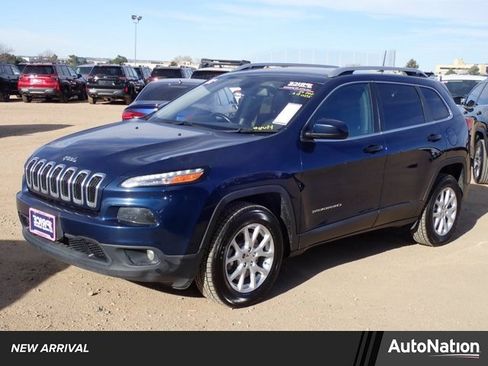 Used 2018 Jeep Cherokee Latitude Plus w/ Cold Weather Group image 1