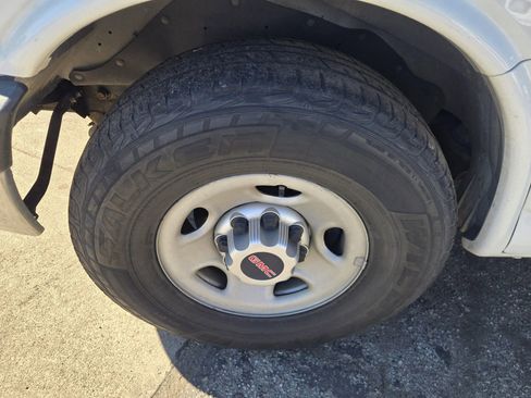 Used 2016 GMC Savana 3500 LS image 26